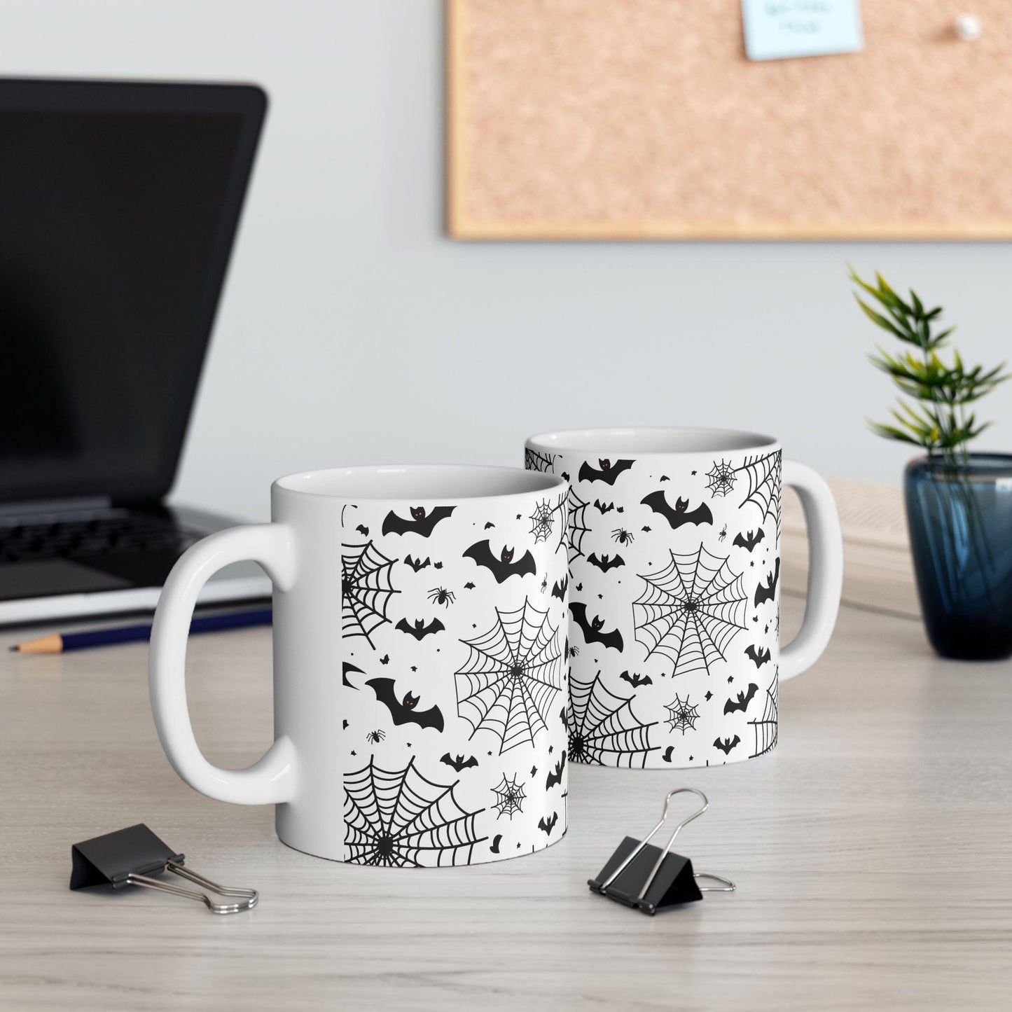 Mug Halloween 0.33L / 0.44 L avec chauves-souris et toiles d’araignée – Tasse effrayante | Cadeau Boo rétro | Pumpkin Spice Latte