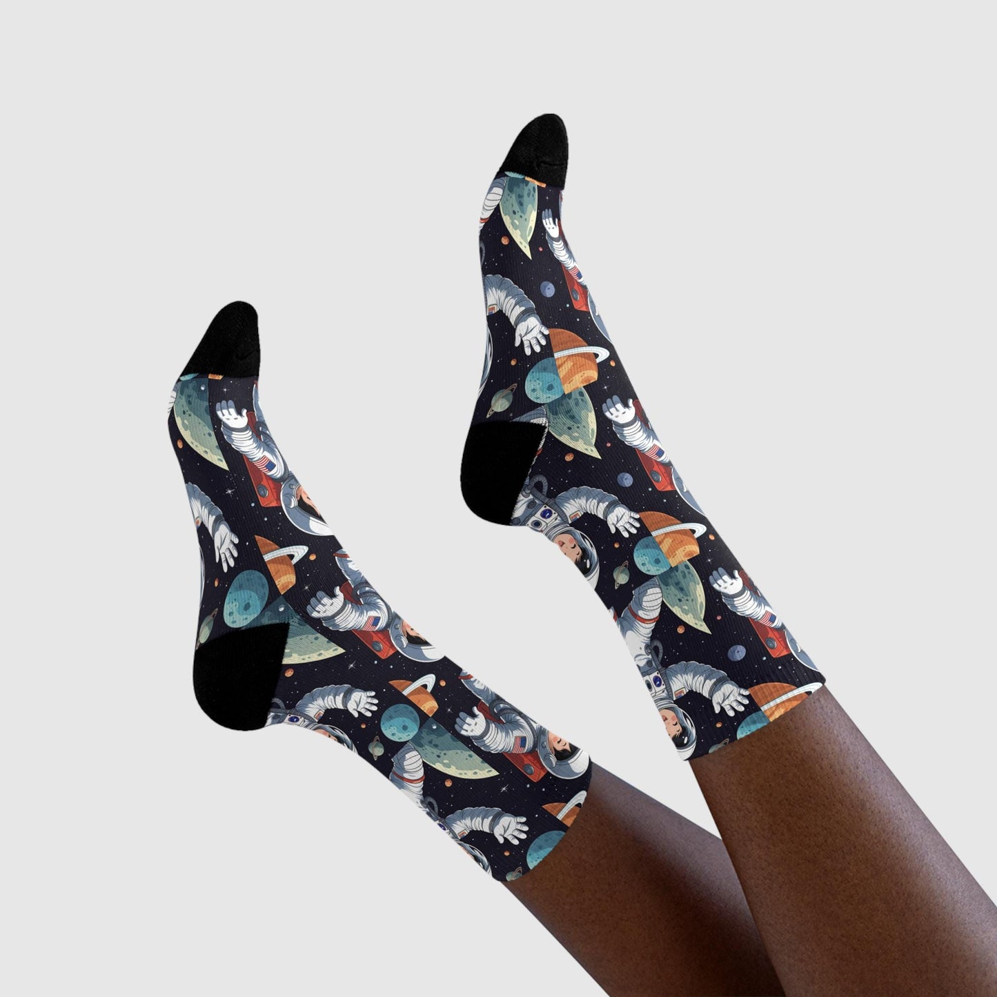 Chaussettes « Cosmic Adventure » – crew sublimées astronautes & planètes, cadeau space lovers