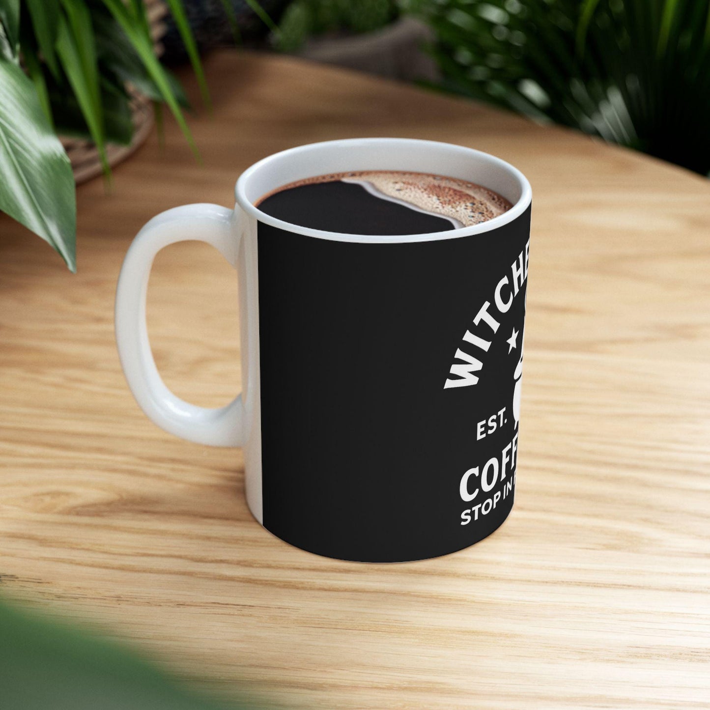 La tasse Witches Brew—cocooning et frissons, à parts égales. 330ml / 440ml - 11oz / 15oz