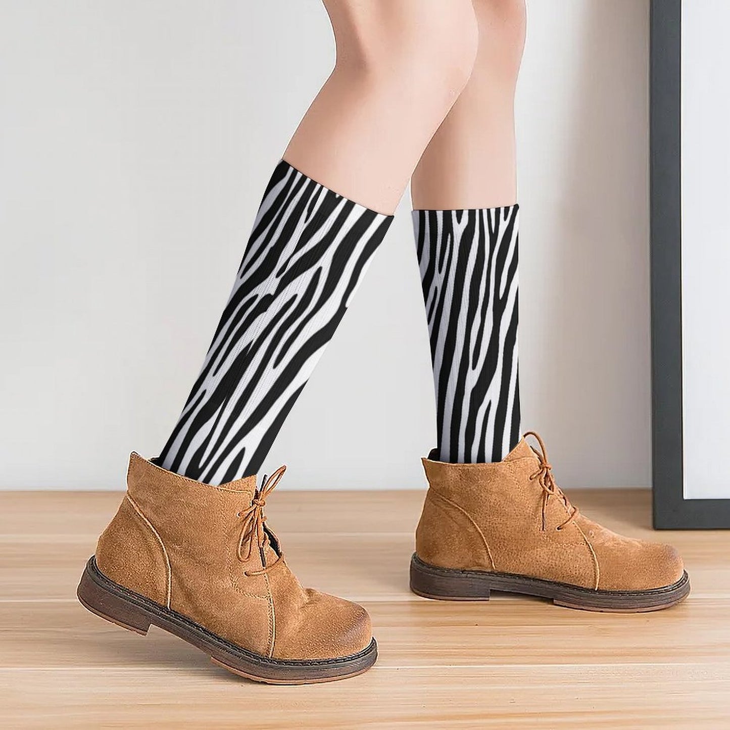 Chaussettes montantes motif zèbre – respirantes & confort mollets – impression all-over | Big Smiles