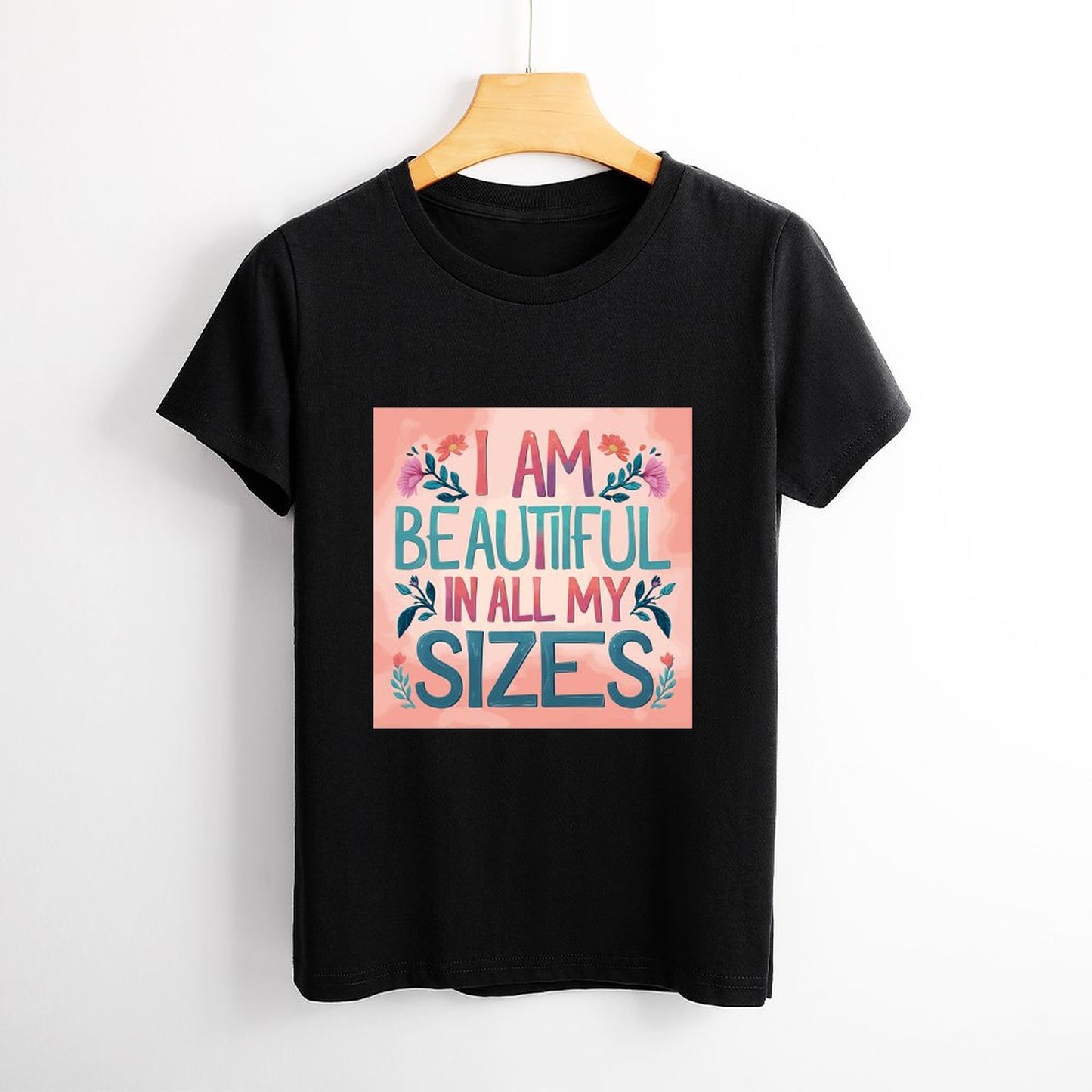 Camiseta de mujer «Soy guapa en todas mis tallas» coral y flores – algodón 190 g, impresión DTG HD, tallas S a 6XL