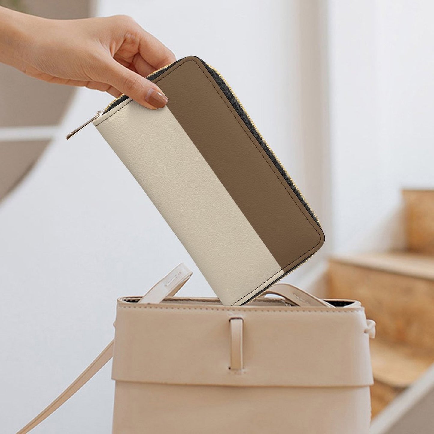 Portefeuille beige et taupe en cuir vegan haut de gamme – Élégance naturelle et grande capacité - Big Smiles All Sizes