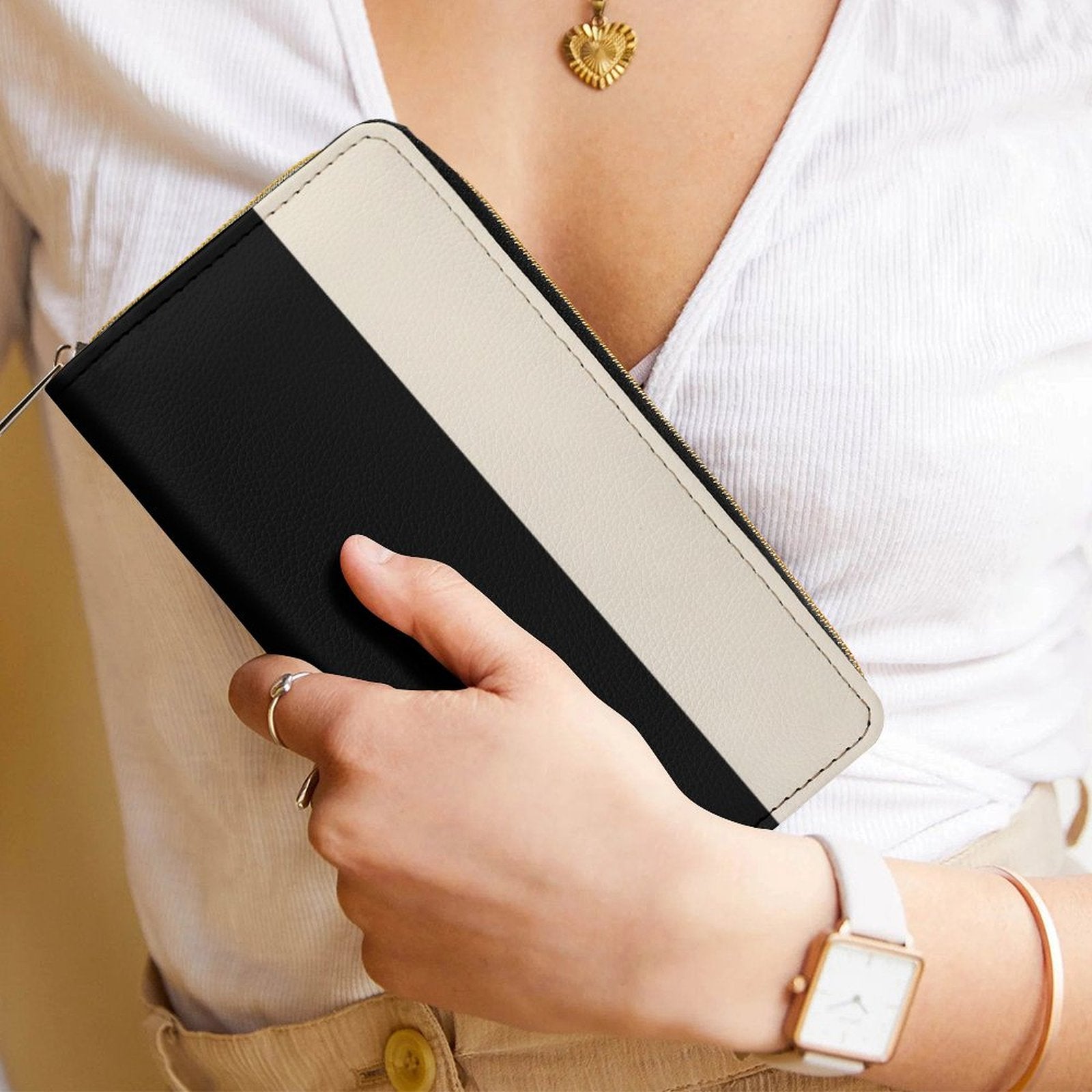 Portefeuille noir et beige en cuir vegan haut de gamme – Élégance intemporelle et grande capacité - Big Smiles All Sizes