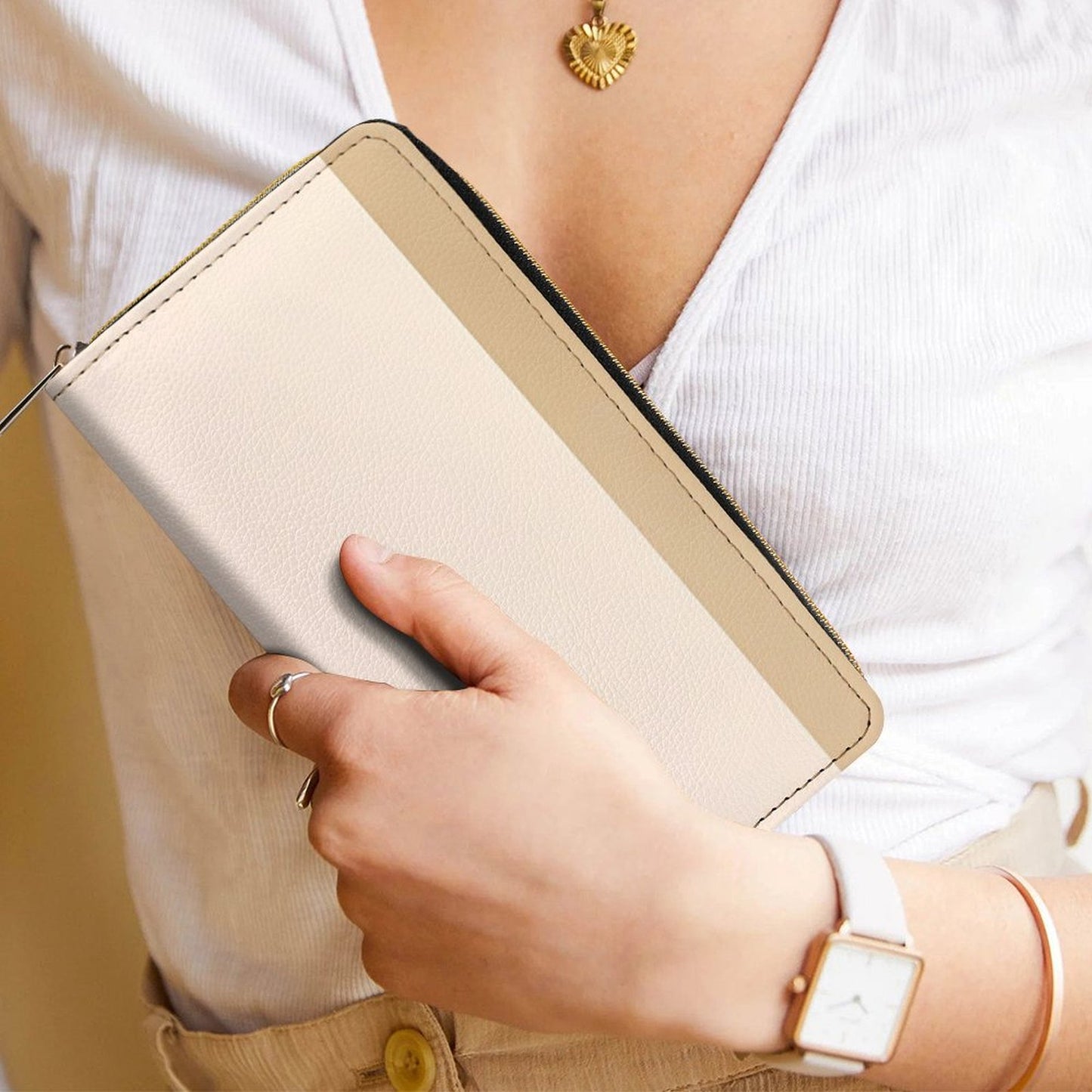 Portefeuille beige en cuir vegan haut de gamme – Élégance naturelle et grande capacité - Big Smiles All Sizes